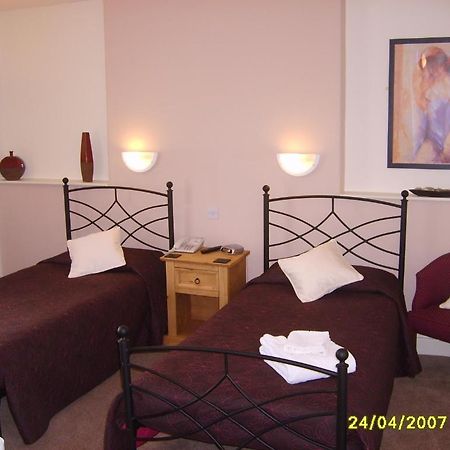 The Dodington Lodge Hotel Whitchurch  Bagian luar foto